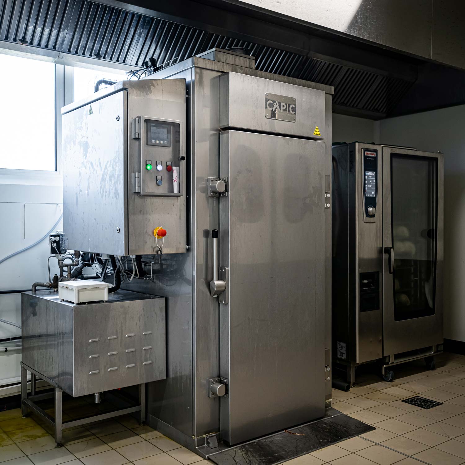 Équipements de cuisine professionnelle - GC2M (Allier) : Cuisines  professionnelles / location camions frigorifiques